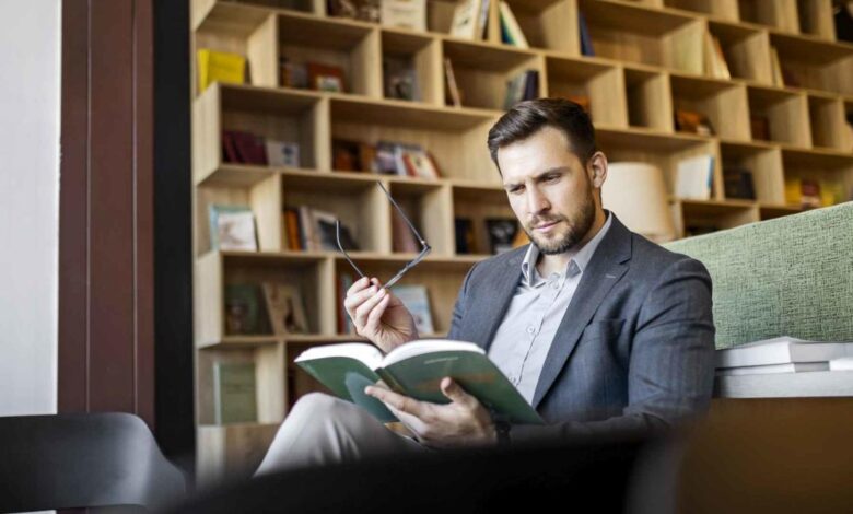 5 Books Financial Advisors Recommend That Will Help You Build Wealth