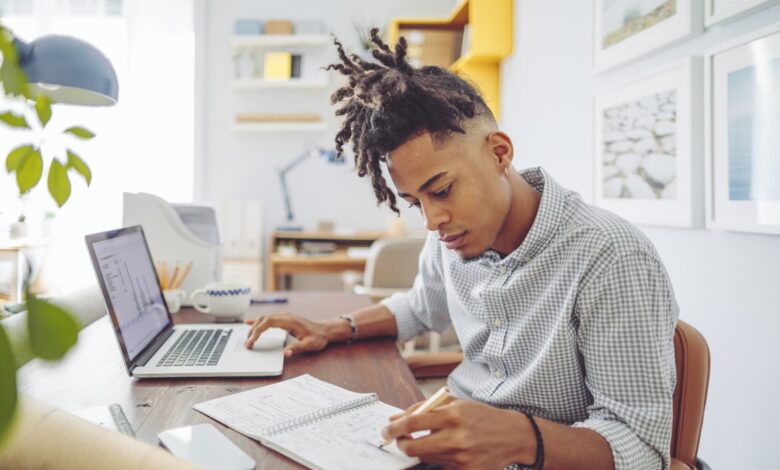 Young people should aim to avoid these money mistakes Young people should aim to avoid these money mistakes