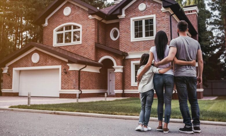 7 Things the Middle Class Spends Money on That Hurts Their Chances of Being Rich