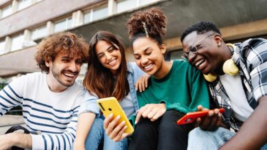 How to Talk About Money with Friends