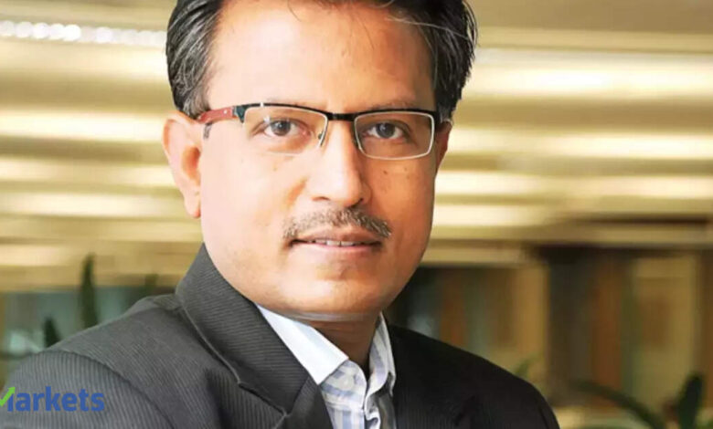 The Golden Thumb Rule: 10-second reels won’t build wealth; 10-year investing will, says Nilesh Shah The Golden Thumb Rule: 10-second reels won’t build wealth; 10-year investing will, says Nilesh Shah