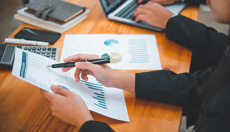 7 Popular Financial Gurus