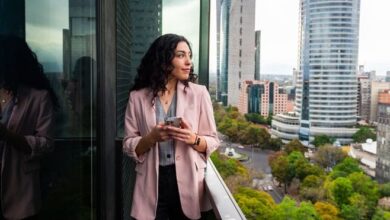 Pros and Cons of a Career in Wealth Management